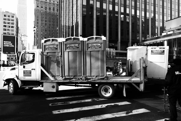 Best Portable toilet rental cost  in Oconomowoc, WI